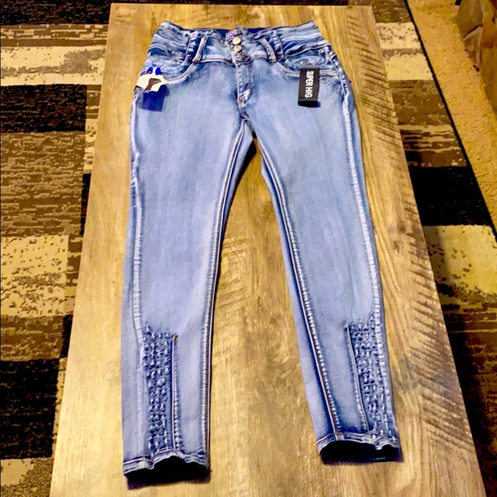 Butt contouring high waisted skinny jeans